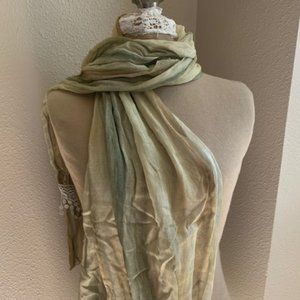 Soft Scarf with delicate lace trim